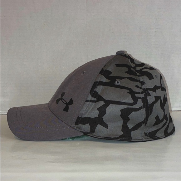 Under Armour Gray/Black Blitzing Cap - Picture 6 of 10